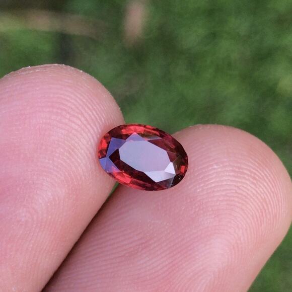 1.42 Carat Pigeon Blood Red Rhodolite Garnet! - Picture 1 of 7